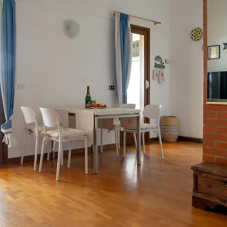 Welc-ōm Lignano Swim&fun With Dock View Lignano Sabbiadoro