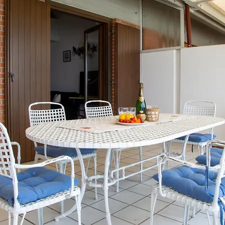 Welc-ōm Lignano Swim&fun With Dock View * Lignano Sabbiadoro