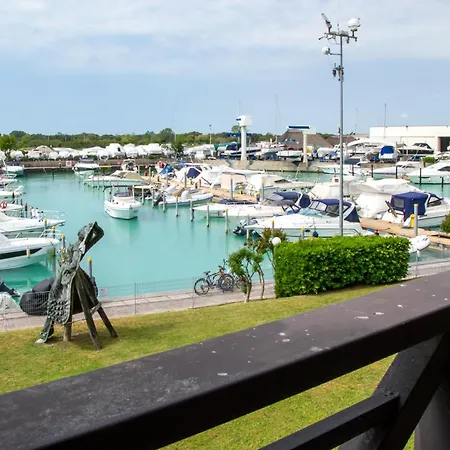 Welc-om Lignano Swim And Fun With Dock View *