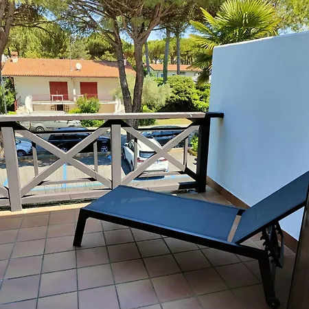 Welc-om Lignano Swim And Fun With Dock View Lignano Sabbiadoro
